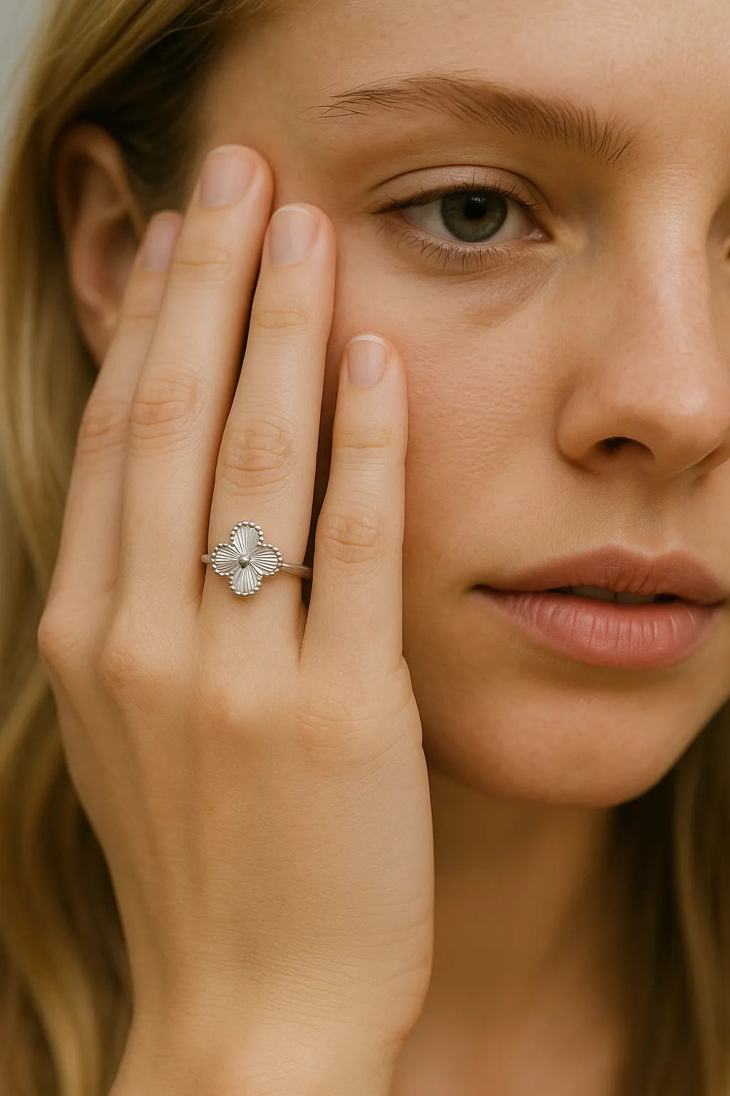 Silver Clover Ring