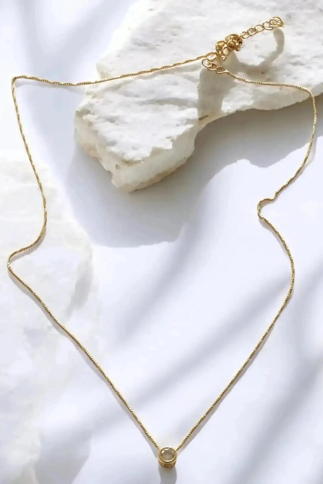 Alice Gold Chain Necklace - Iane Jewelry