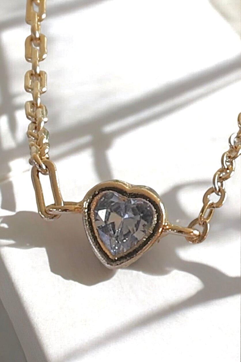 Gold Heart Minimalist Necklace - Iane Jewelry