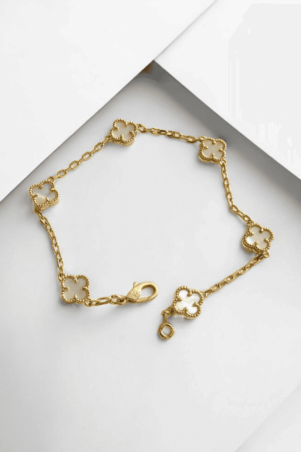 Gold Clover Leaf Bracelet - Iane Jewelry