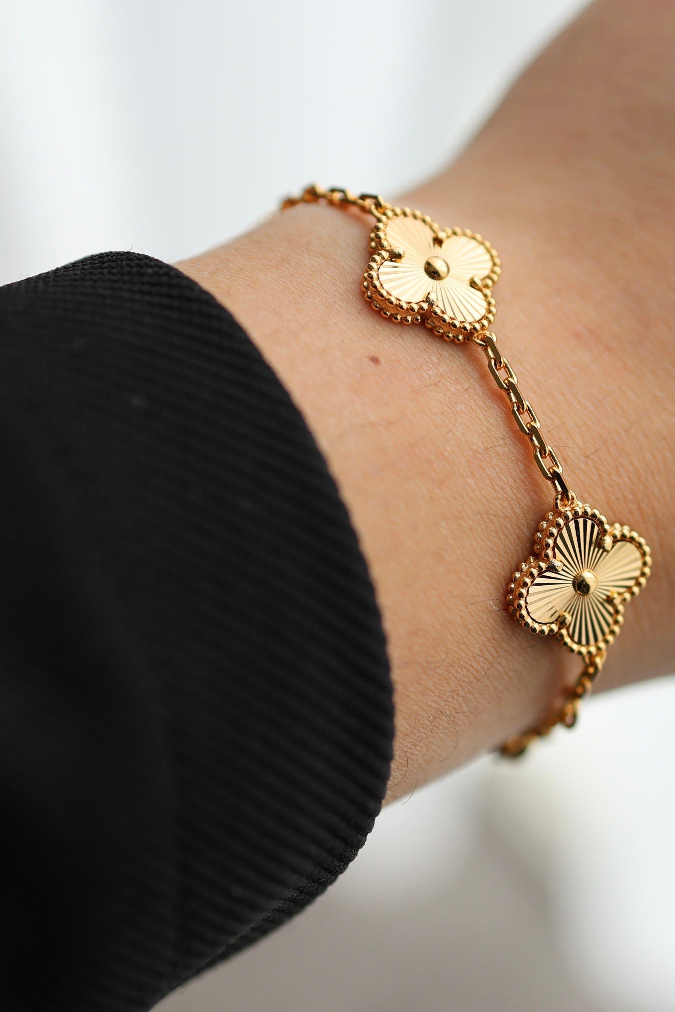 Gold Clover Leaf Bracelet - Iane Jewelry