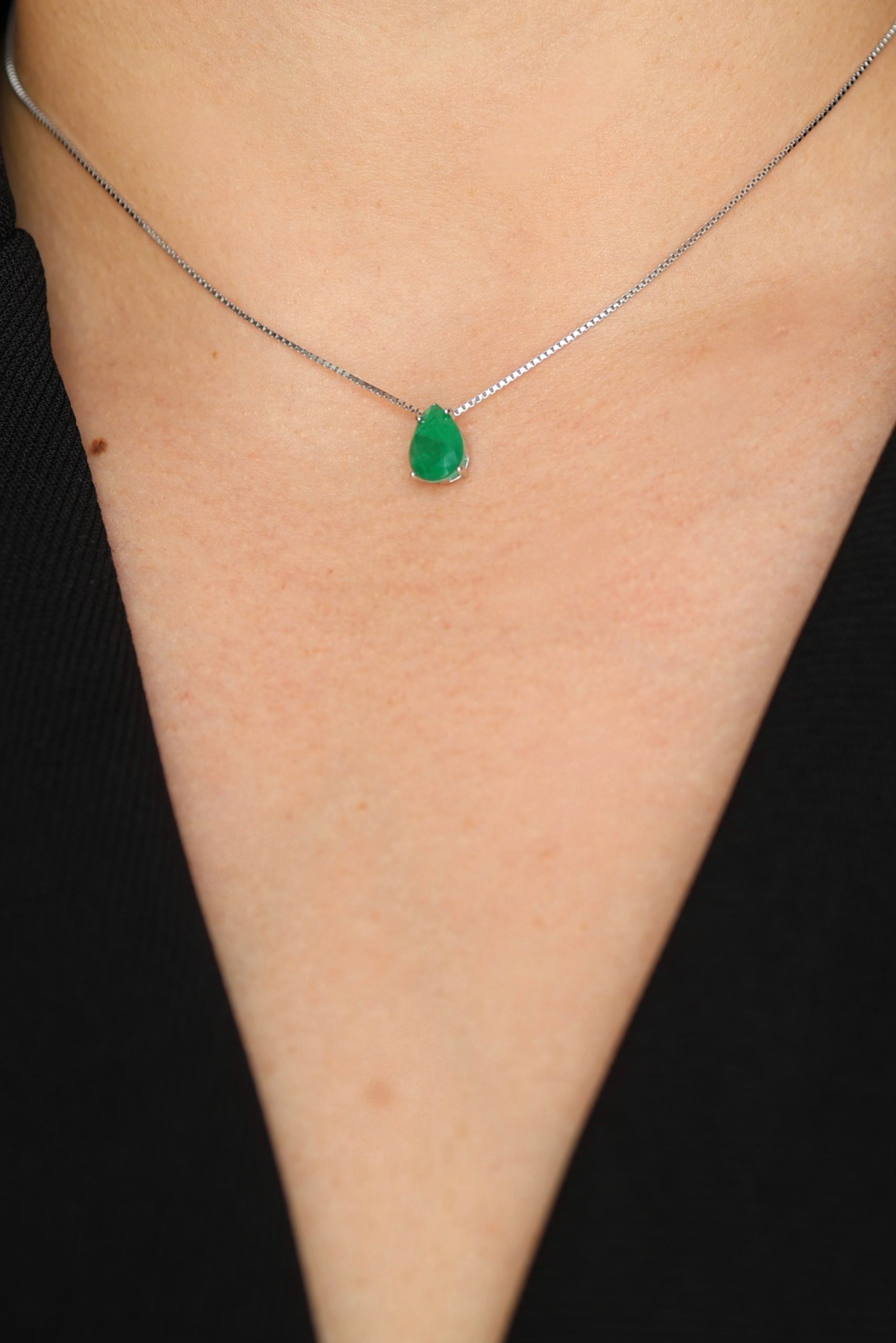 Emerald Teardrop Silver Necklace - Iane Jewelry